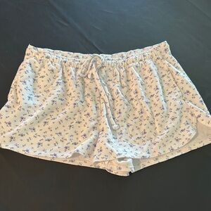 Floral Print White Shorts with Pockets